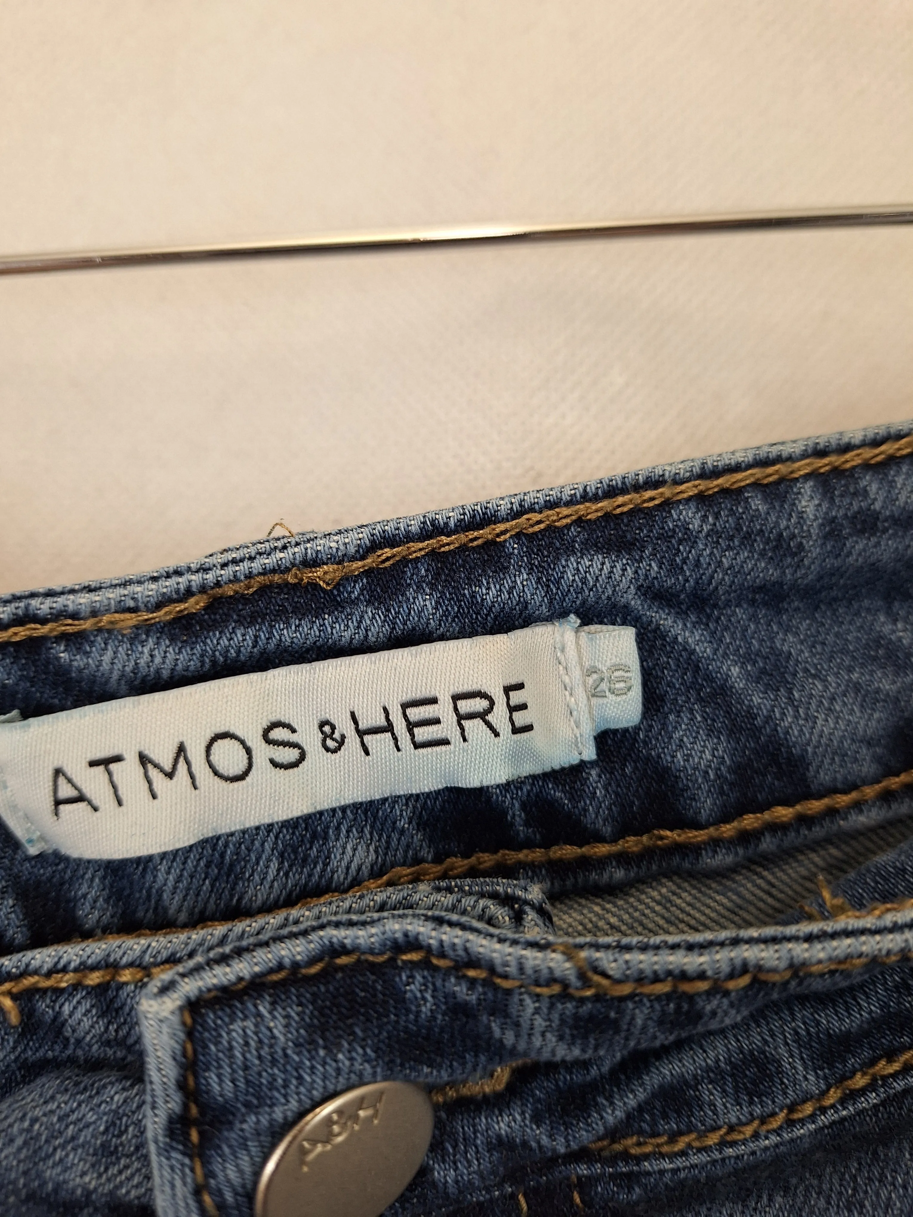 Atmos & Here Stylish Two Tone Raw Hem Jeans Size 26