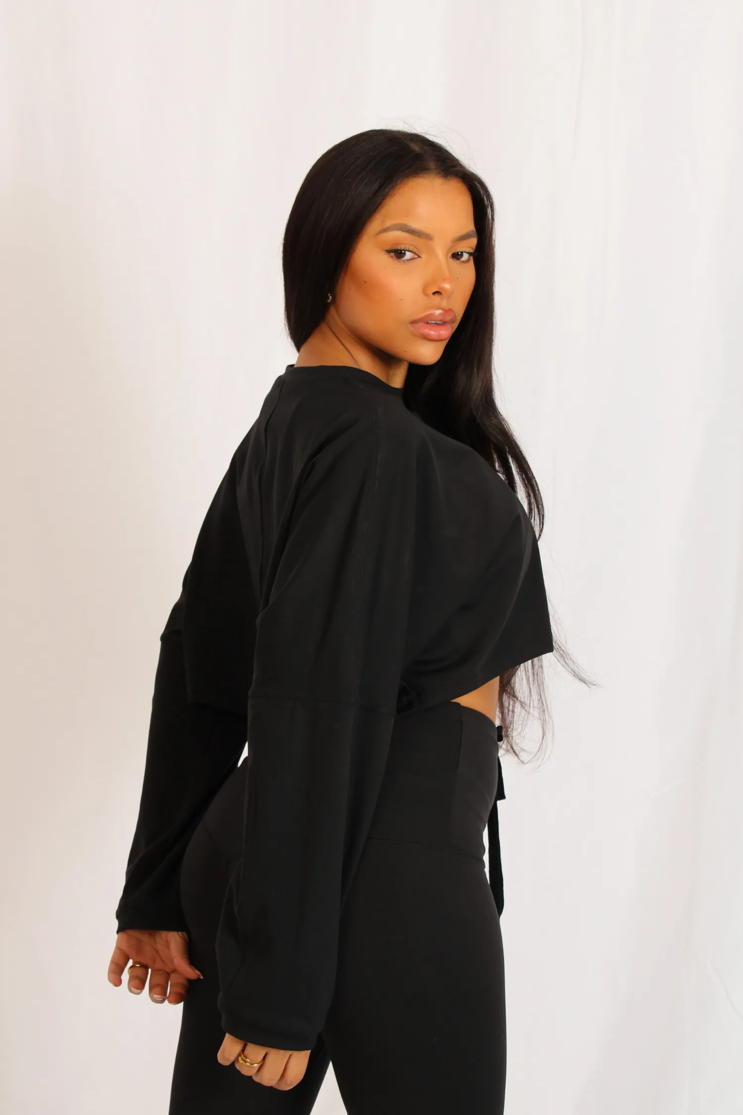 Signature Oversized Long Sleeve Cropped Top Black