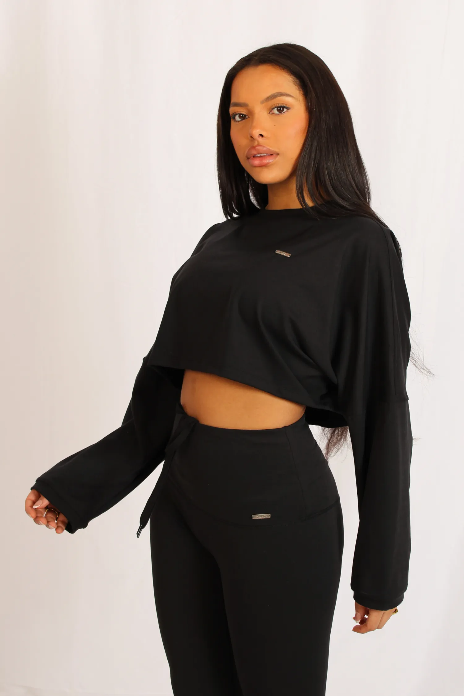 Signature Oversized Long Sleeve Cropped Top Black