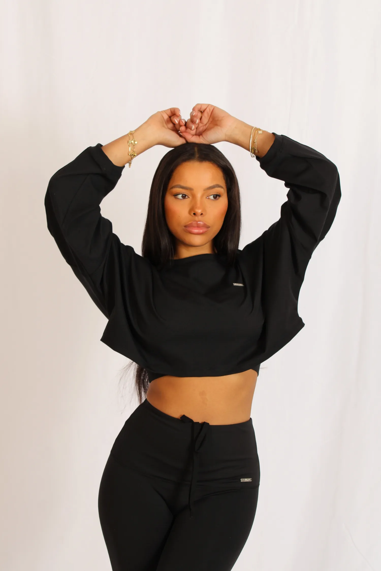 Signature Oversized Long Sleeve Cropped Top Black